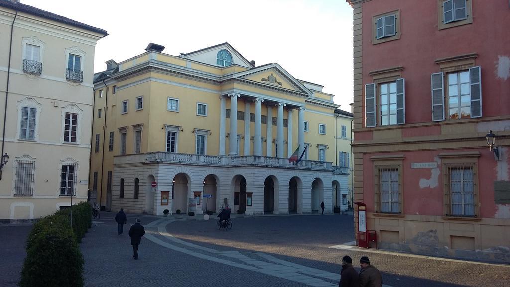 Residenza Teatro Piacenza Esterno foto